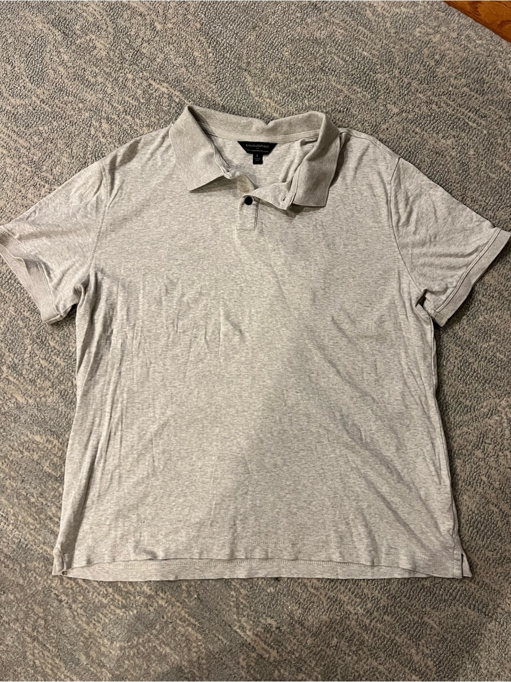 Banana Republic Men's Light Gray Polo Shirt - Classic Short Sleeve